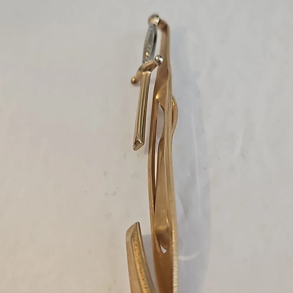SWANK Sword Goldtone and Silvertone Tie Back Clip